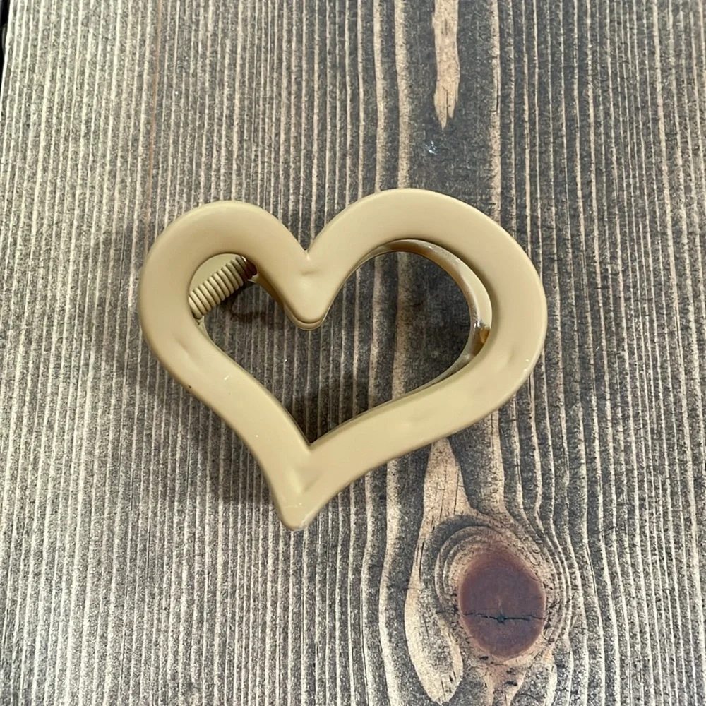 Cognac Heart Hair Claw Clip
